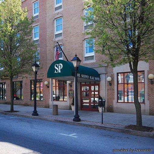 Clarion Hotel & Suites University-Shippensburg Exterior foto