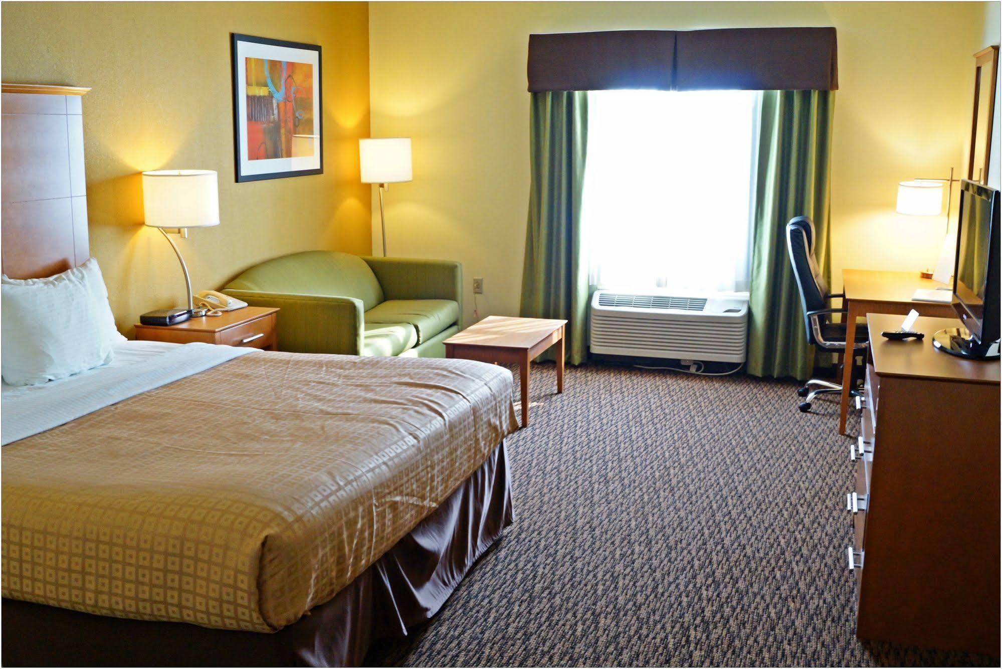 Clarion Hotel & Suites University-Shippensburg Exterior foto
